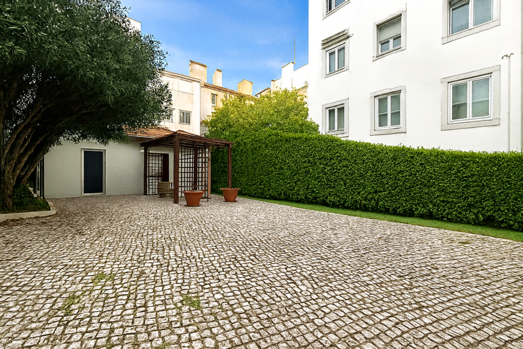 Property for sale in Lisbon Rua dos Mouros 41