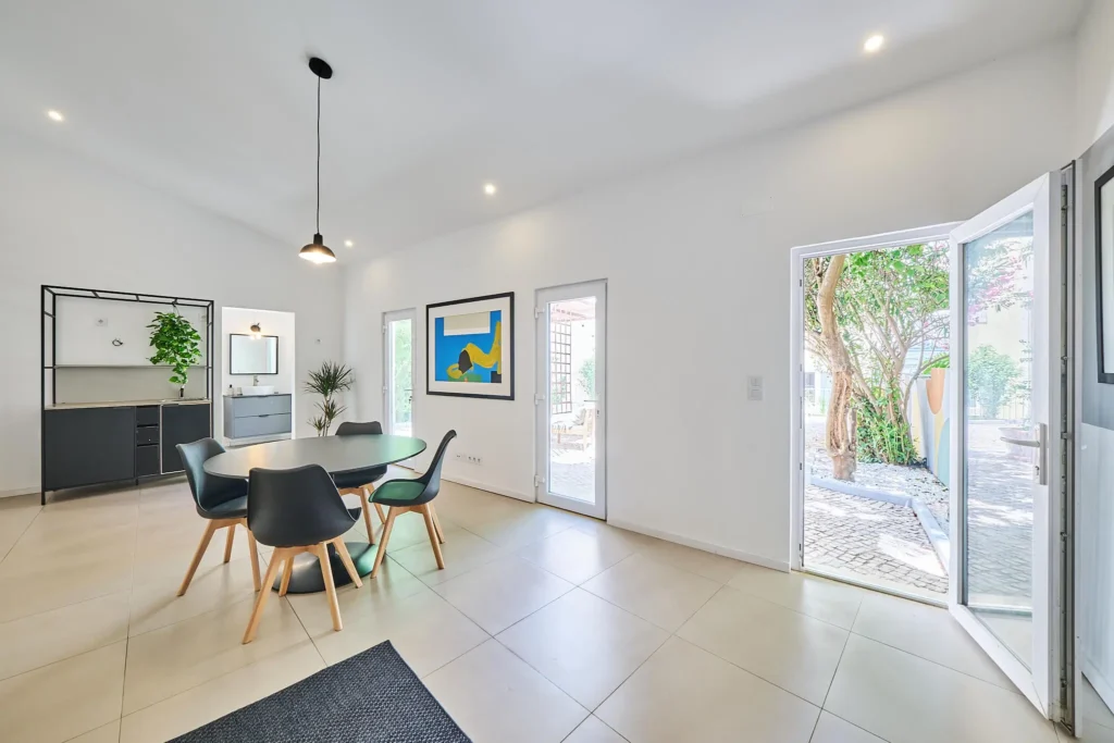 Lisbon Property apartment for sale guest house