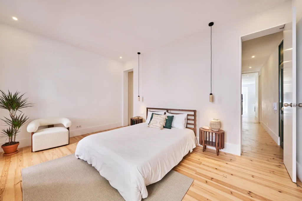 Spacious guest house bedroom property for sale in Lisbon