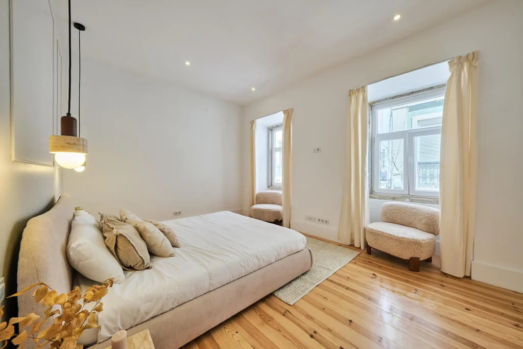 Comfortable and bright guests house bedroom property for sale in Lisbon